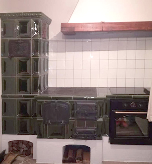 selbst gebauter Kachelkamin