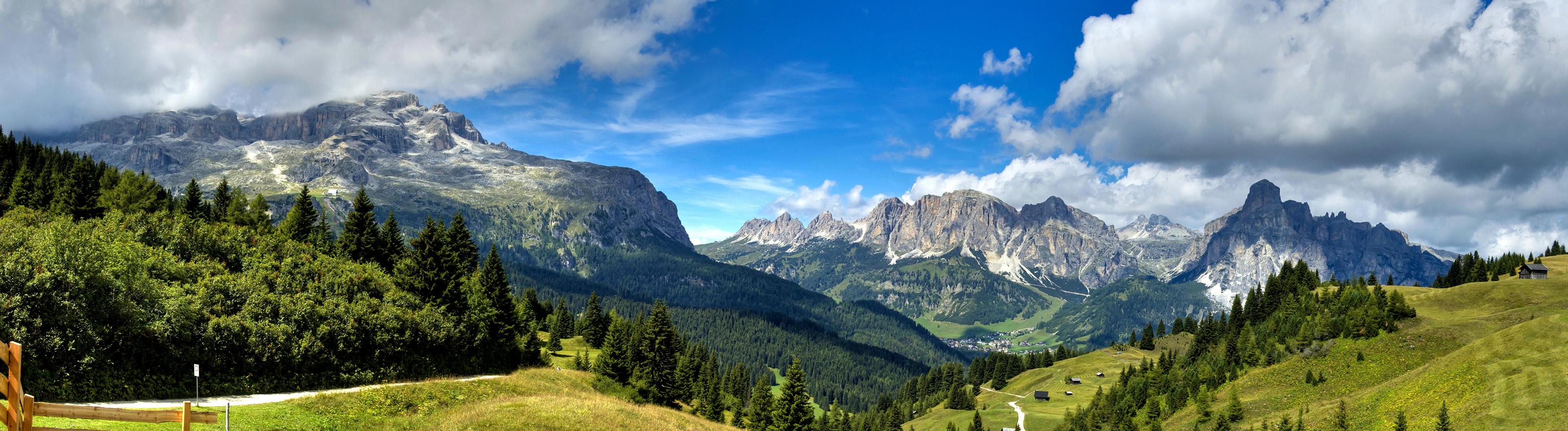 Gebirgslandschaft in der Naturstein gewonnen wird